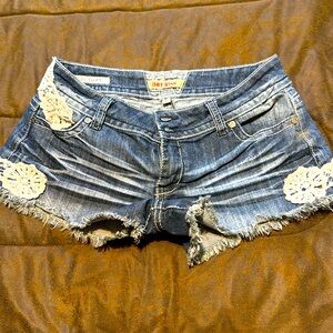 Hot kiss shorts